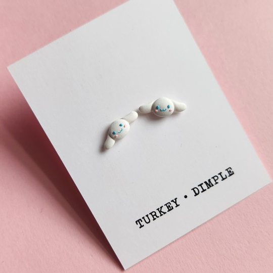 Cinnamonroll Studs