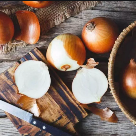 Organically grown Onions (+- 1 Kg)