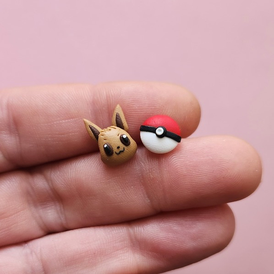 Eevie Stud Set