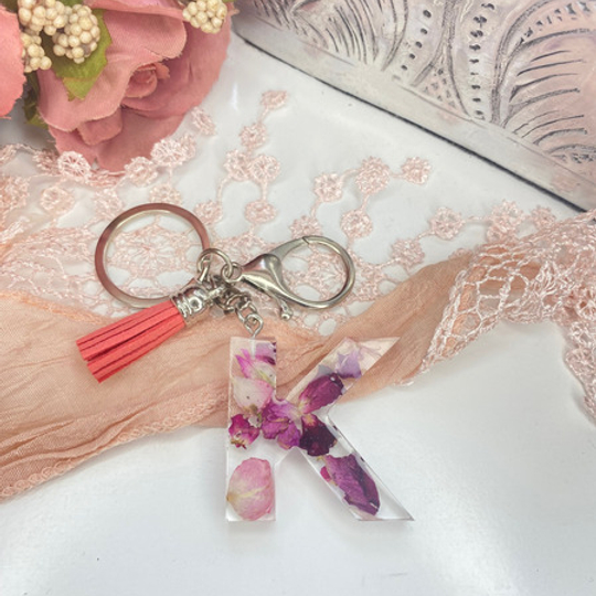 Bonro Gifts Our original resin flower keychain is the perfect