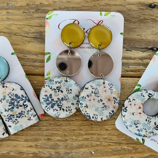 Petit Blue Flowers Wood & Resin Design