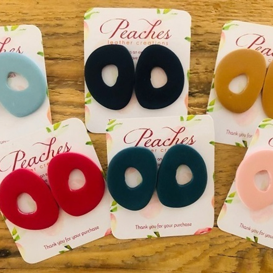 Coloured Oblique Circles