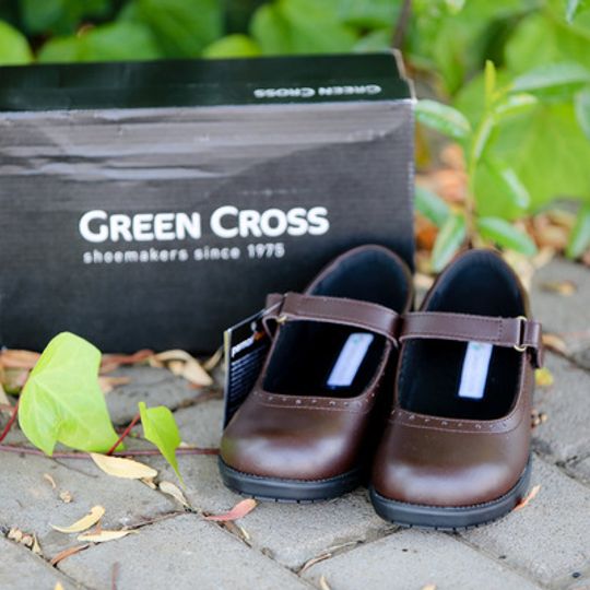 Green Cross Girls Velcro Shoes - Brown