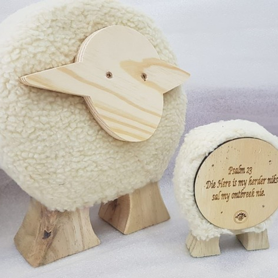 Wood and Wool decor