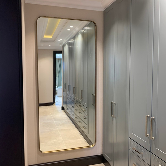 Radius Corner Mirror