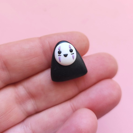 No Face Pin