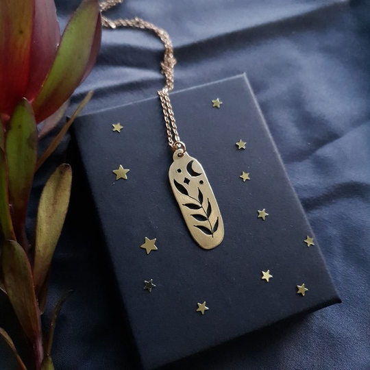 Selene bar necklace