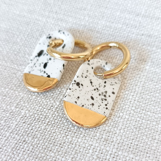 Huggie Earing with Medium Oval