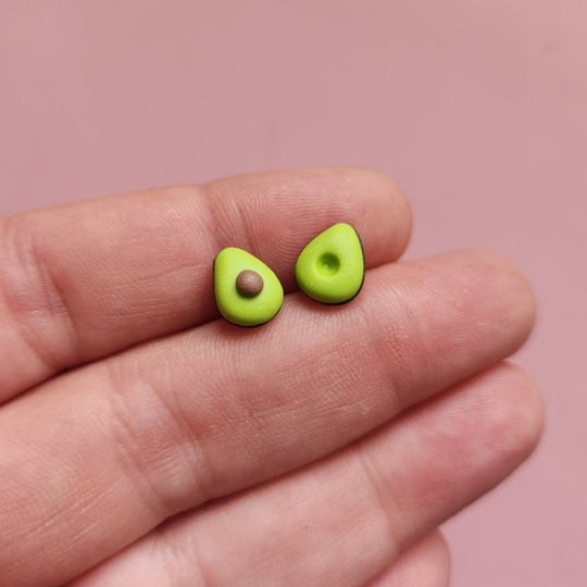 Avo Studs