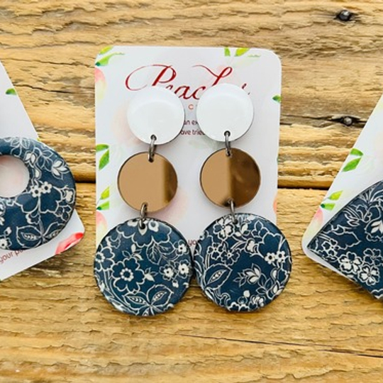 Chantily Lace Wood & Resin Design