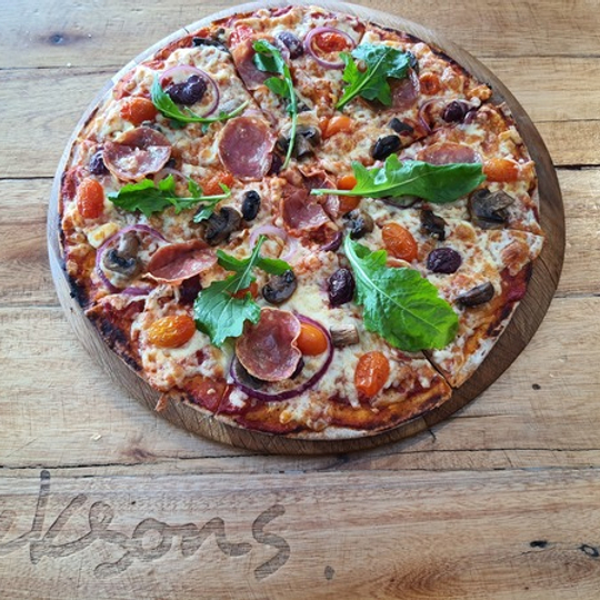 Pepperoni Deluxe Pizza