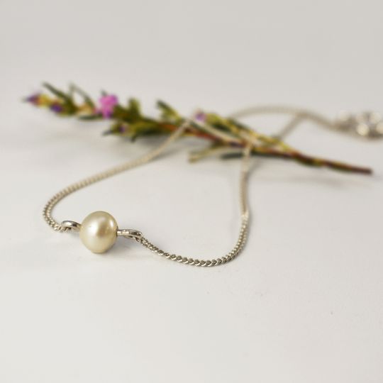 Dewdrop Pearl Bracelet