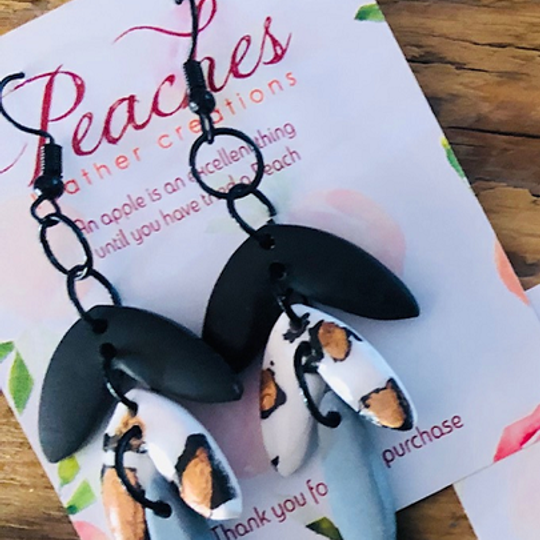 Petit Dangles