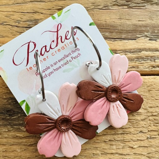 Daisies in Pink Tones