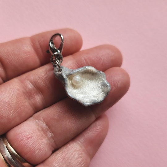 Oyster Charm