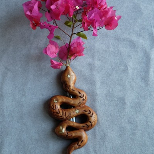 Snake wall vase