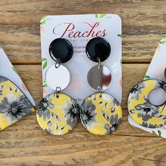 Grey Daisies on Sunshine Yellow